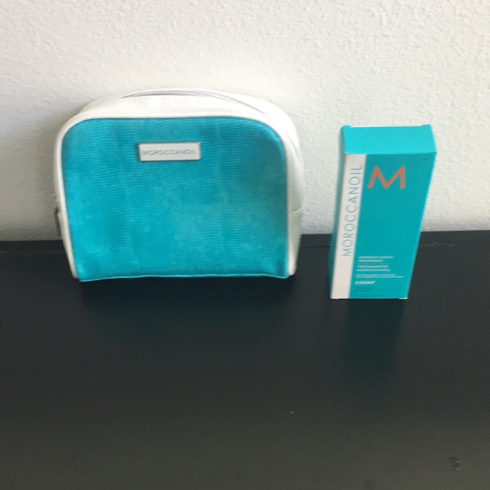 Moroccanoil Treatment & Moroccanoil Toiletry Bag